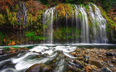hermosa cascada, roca, bosque, lago, monta&#241;as, cascadas