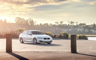 BMW M3, 2018, sedan branco, exterior, branco novo M3, Carros alem&#227;es, 328i, F30, BMW