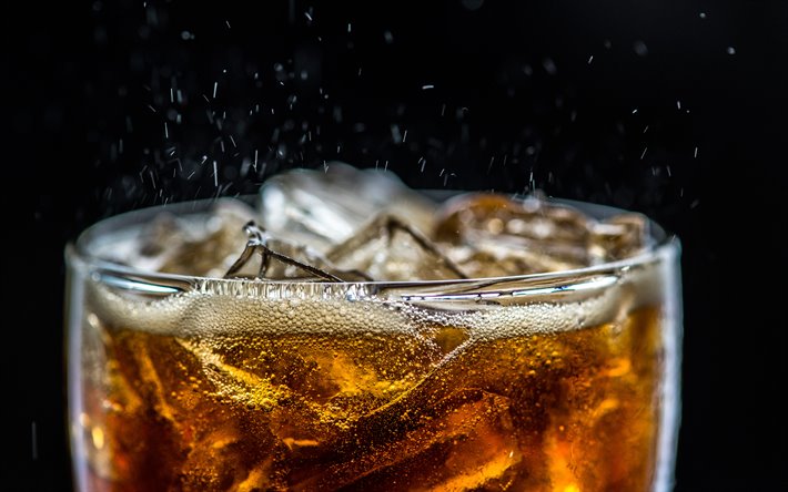 Whisky Cola Cocktail, 4k, bokeh, vetro con drink, cocktail, Whisky Cola, Bicchiere di Whisky Cola