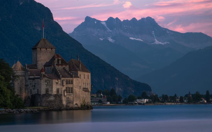 Ch&#226;teau De Chillon, Lake Geneva, Slottet Chillon, kv&#228;ll, sunset, gamla slott, bergslandskapet, Schweiz, Europa