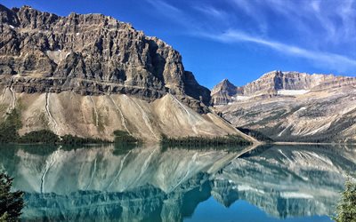 Bow le Lac, les montagnes, le Parc National de Banff, lac bleu, Am&#233;rique du Nord, Canada
