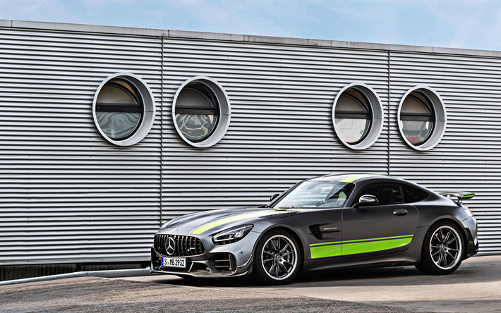 En 2020, la Mercedes-AMG GT-R Pro, vue de face, la nouvelle voiture de course, tuning, de l&#39;argent GT-R Pro, Mercedes
