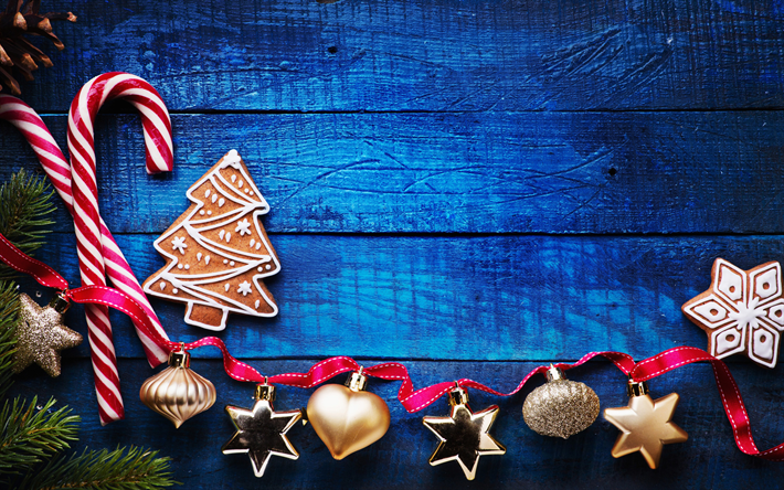 Decora&#231;&#227;o de natal, de madeira azul de fundo, Natal, decora&#231;&#245;es de ouro, Feliz Natal, doces, Feliz ano Novo