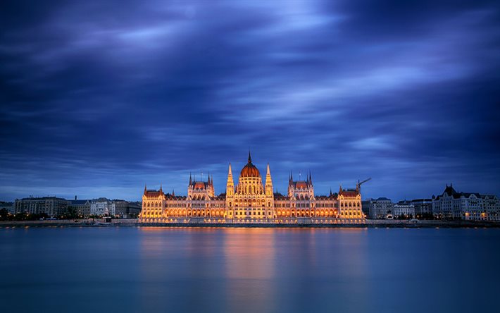 Ungerska parlamentsbyggnaden, Budapest, afton, solnedg&#229;ng, Donau flod, gr&#228;nsm&#228;rke, Ungern, parlamentet av Budapest