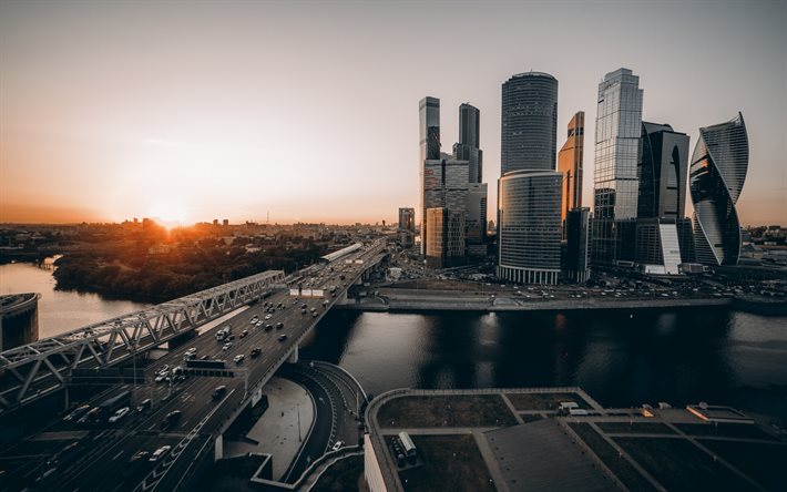 soluppg&#229;ng, Moskva, Ryssland, skyskrapor, Moscow City