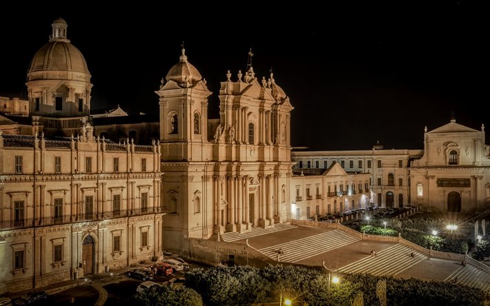 Cattedrale di Noto, la cattedrale Cattolica, sera, notte, punto di riferimento, Noto, Sicilia, Italia