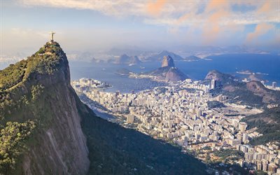 Rio de Janeiro, la vue de dessus, le Christ R&#233;dempteur, la statue de J&#233;sus-Christ, soir&#233;e, coucher du soleil, paysage urbain, ville br&#233;silienne, ligne d&#39;horizon, Br&#233;sil