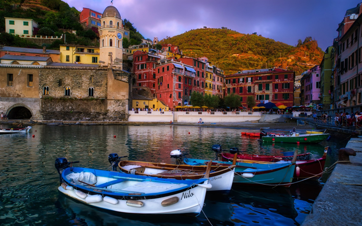 Vernazza, akşam, sahil, G&#252;n batımı, ahşap tekneler, Cinque Terre, İtalya, Ligurian Sea