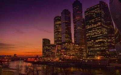 La Ciudad de mosc&#250;, rascacielos, centros de negocios, Mosc&#250;, r&#237;o, noche, Rusia