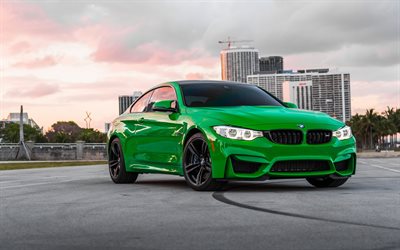 BMW M4, yeşil spor coupe, tuning, siyah jantlar, F83, BMW