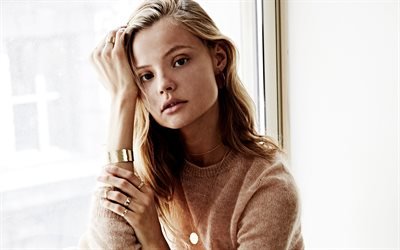 Magdalena Frackowiak, Polish model, portrait, blonde, beautiful woman, Polish celebrities, beige sweater