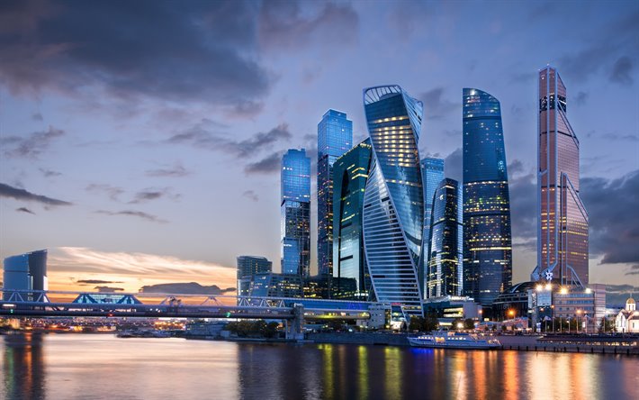 موسكو, مدينة موسكو منطقة الأعمال, ناطحات السحاب, المباني الحديثة, مساء, غروب الشمس, نهر موسكو, الروسي