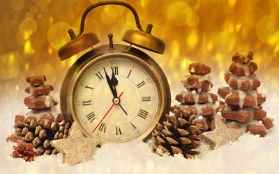 Nuovo Anno, a mezzanotte, il vecchio retr&#242; orologio, quadrante, coni di neve, sfondo dorato, Felice Anno Nuovo