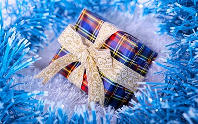 4k, blaue geschenkbox, blaues lametta, frohes neues jahr, weihnachtsdekorationen, geschenkboxen, frohe weihnachten, neujahrskonzepte