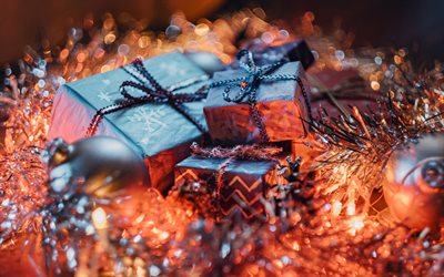 confezione regalo d&#39;argento, orpelli d&#39;argento, felice anno nuovo, decorazioni natalizie, scatole regalo, buon Natale, concetti di Capodanno