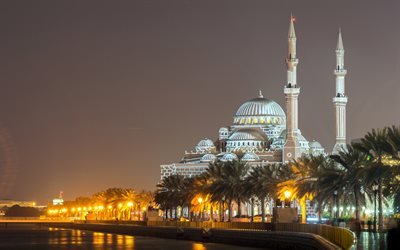 Al Noor-Mosk&#233;n, Sharjah, F&#246;renade Arabemiraten, natt, lampor, vackra mosk&#233;n, Ottomansk arkitektur, minareter