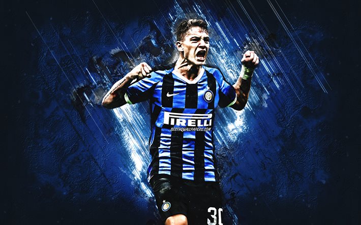 Sebastiano Esposito, el Inter de Mil&#225;n, futbolista italiano, el FC Internazionale, retrato, la piedra azul de fondo, de la Serie a, Italia, el f&#250;tbol