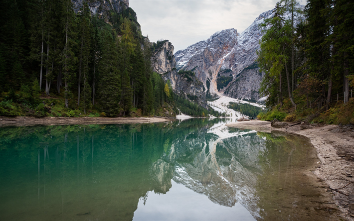 Lago di Braies, Dolomites, Lake Braies, mountain lake, Alps, glacial lake, mountain landscape, Pragser Wildsee, South Tyrol, Italy