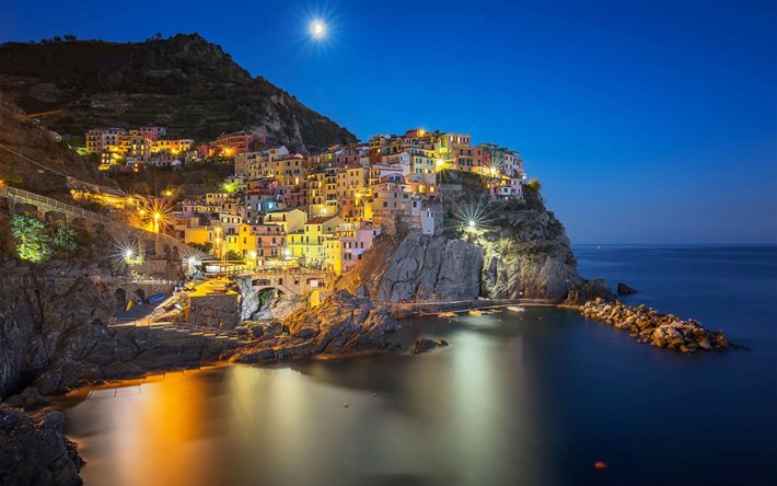 Manarola, sera, tramonto, mare Mediterraneo, seascape, bellissima costa, Liguria, Italia