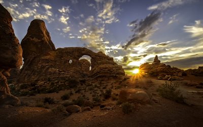 Arches National Park, noite, p&#244;r do sol, fal&#233;sias arco, deserto, EUA, Utah, Estados Unidos