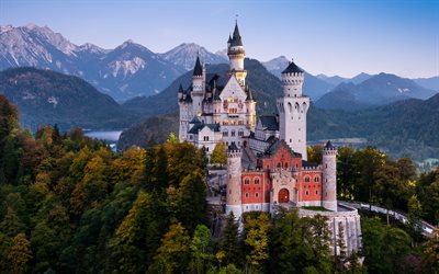 El Castillo de Neuschwanstein, el castillo medieval, el castillo de cuento de hadas, Ludwig II castillo, Baviera, Alemania, noche, paisaje de monta&#241;a