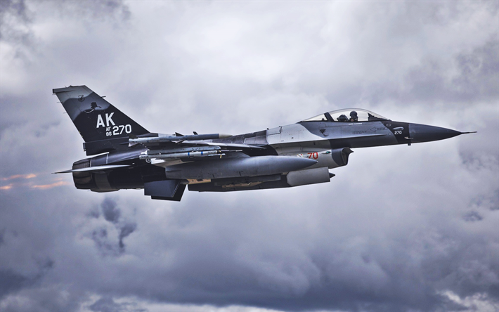 General Dynamics F-16 Fighting Falcon, vista laterale, nuvole, jet da combattimento, General Dynamics, US Army, aerei da combattimento, il Volo di un F-16, aerei da caccia F-16
