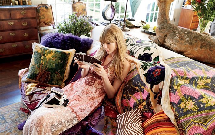 Taylor Swift, singer, blonde, long pink dress, American singer