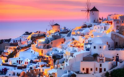 Santorini, Thira, isola, Mar Egeo, in Grecia, un luogo romantico, tramonto, sera, citt&#224; bianca