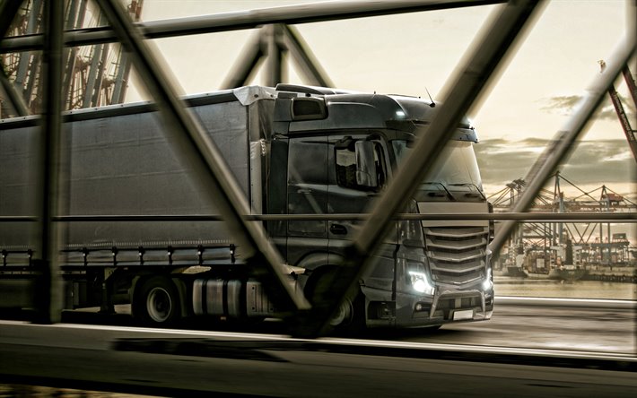 la entrega de la carga, camiones, camiones de conceptos, el cami&#243;n en el puente, el transporte de mercanc&#237;as