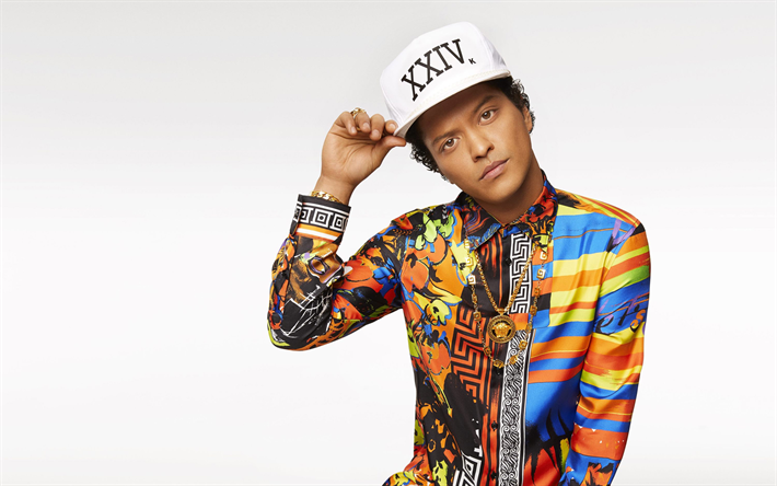 Bruno Mars, amerikkalainen laulaja, supert&#228;hti&#228;, kaverit, julkkis