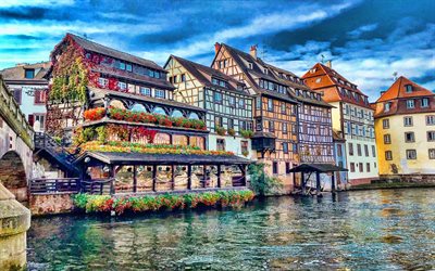 Strasbourg, kv&#228;ll, sunset, vackra hus, Strasbourg stadsbilden, Grand Est, Bas-Rhin, Frankrike