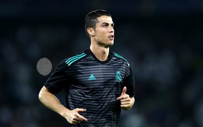Cristiano Ronaldo, CR7, footballeur portugais, 4k, le Real Madrid, noir uniforme, l&#39;Espagne, La Liga, football
