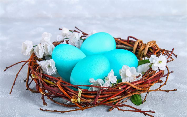 La pascua, el azul de los huevos de pascua en una cesta, la primavera, los huevos de pascua, la pascua de fondo