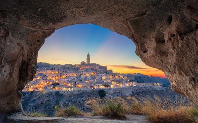 Matera, noite, p&#244;r do sol, de luxo da cidade, italiano da cidade velha, Basilicata, It&#225;lia