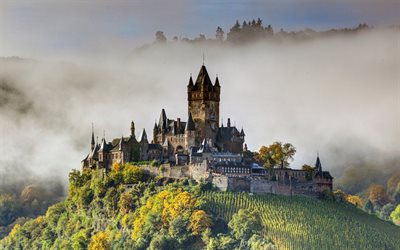 Reichsburg Cochem, castello imperiale, mattina, nebbia, alba, Cochem, Renania-Palatinato, Germania