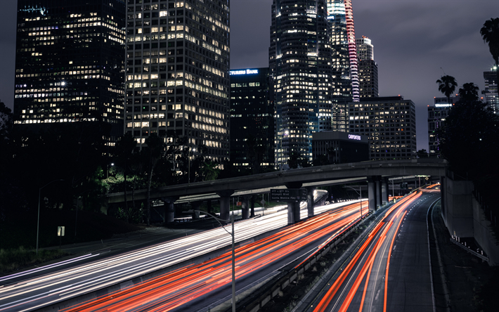 Los Angeles, natt, stadens ljus, skyskrapor, bil-lampor, motorv&#228;g, Kalifornien, USA