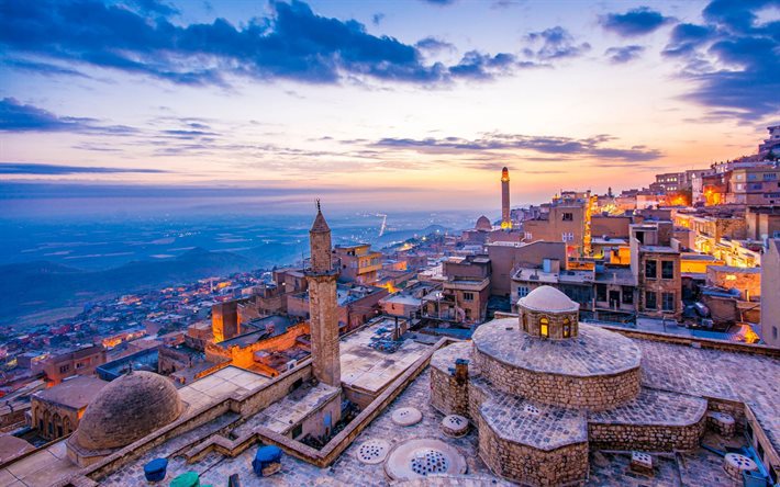 Mardin, sera, tramonto, Castello di Mardin, citt&#224; d&#39;epoca, Zinciriye Medresesi, panorama di Mardin, paesaggio urbano di Mardin, Turchia