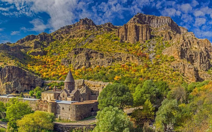 Geghard, armenisk kyrka, bergkyrka, berglandskap, h&#246;st, Kotayk-provinsen, Armenien