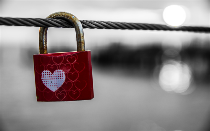 Castillo con un coraz&#243;n rojo de bloqueo, la cuerda, el amor para siempre los conceptos, D&#237;a de san valent&#237;n