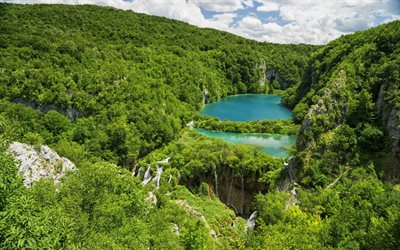 Plitvice Lakes, Kroatien, skogen, kaskad av sj&#246;ar, sommar, resor, national park