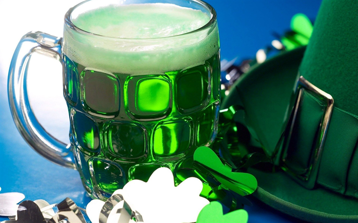 St Patrick G&#252;n&#252;, yeşil bira, bira cam, İrlanda, geleneksel i&#231;ecekler, bira