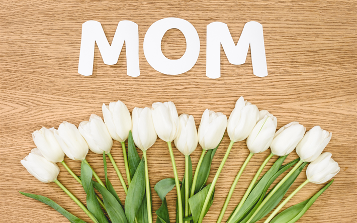 El D&#237;a de las madres, tulipanes blancos, mam&#225;, 13 de Mayo de 2018, fiesta internacional, tarjeta de felicitaci&#243;n, felicitaciones