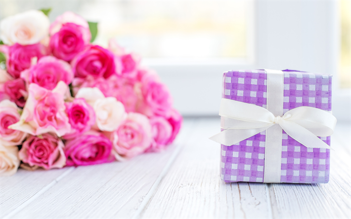 p&#250;rpura caja de regalo, lazo de seda blanca, regalos, un ramo de rosas de color rosa, hermosas flores, rosas