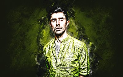 KSHMR, Niles Hollowell-Dhar, american dj, retrato, pedra verde de fundo, populares djs