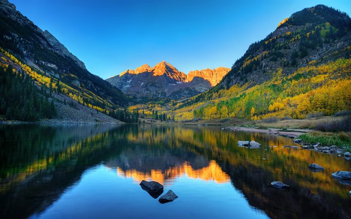 Maroon Lake, Aspen, mountain lake, mountain landscape, forest, evening, sunset, autumn, Colorado, USA