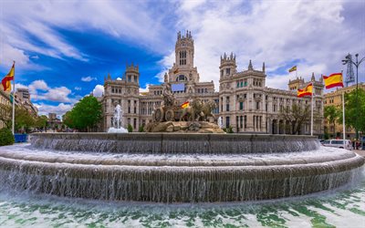 Plaza de Cibeles, Madrid, fontaine, drapeaux espagnols, la Plaza de Cibeles, Espagne