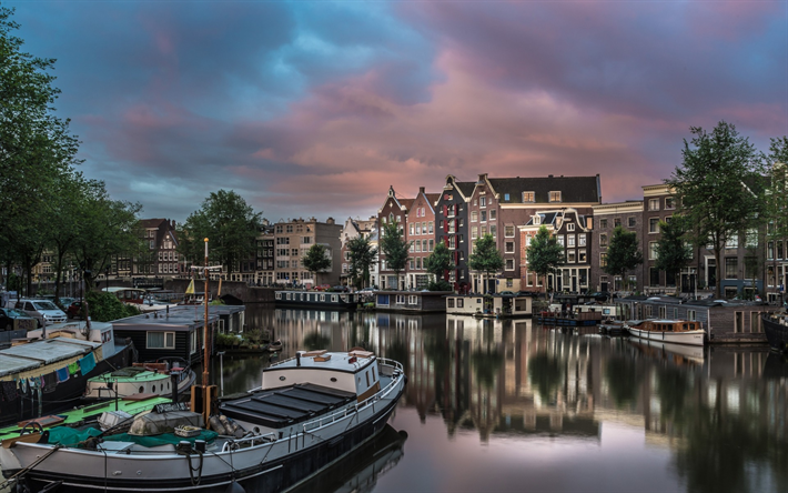 Amsterdam, kanavat, proomut, alukset, illalla, Alankomaat, Hollannissa