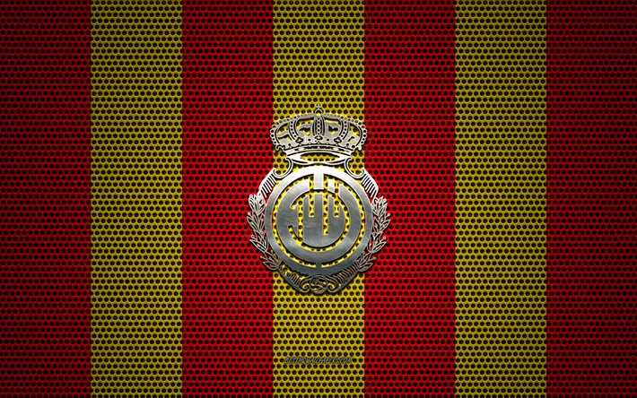 L&#39;RCD Mallorca logo, squadra di calcio spagnola, metallo emblema, rosso, giallo maglia metallica sfondo, RCD Mallorca, La Liga, Palma de Mallorca, Spagna, calcio