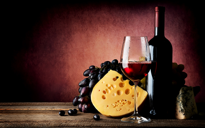 copa de vino, vino tinto, uvas, queso franc&#233;s, una botella de vino