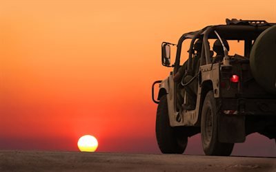 Milit&#228;r Hummer H1, &#246;knen, sunset, AMERIKANSKA Arm&#233;n, Humvee, Hummer H1